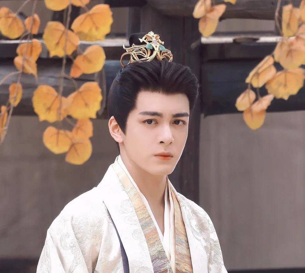 李一桐《云秀行》妆造佳,王以纶出演男三,与曾舜晞上演兄弟情深_刘辉