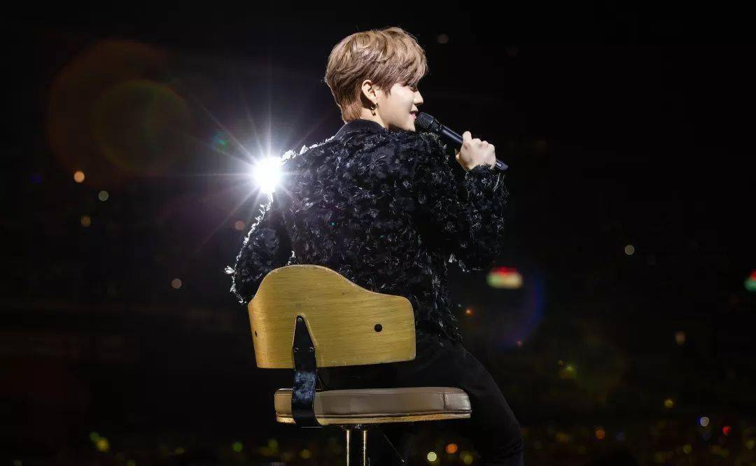 鹿晗re:x北京站再现黄金鹿海 全开麦力证唱功_skin_演唱会_身份