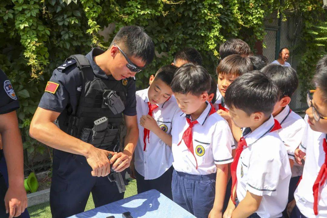 阳光校园 | 津门小卫士和平区第六站走进逸阳梅江湾小学!