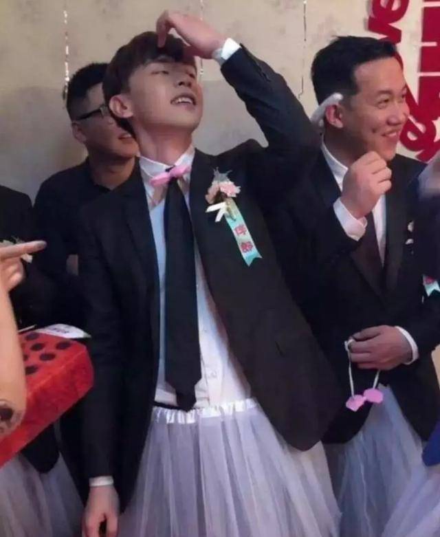 团堪称是娱乐圈史上最帅的,没有之一,人数不多,但请来的马天宇,彭于晏