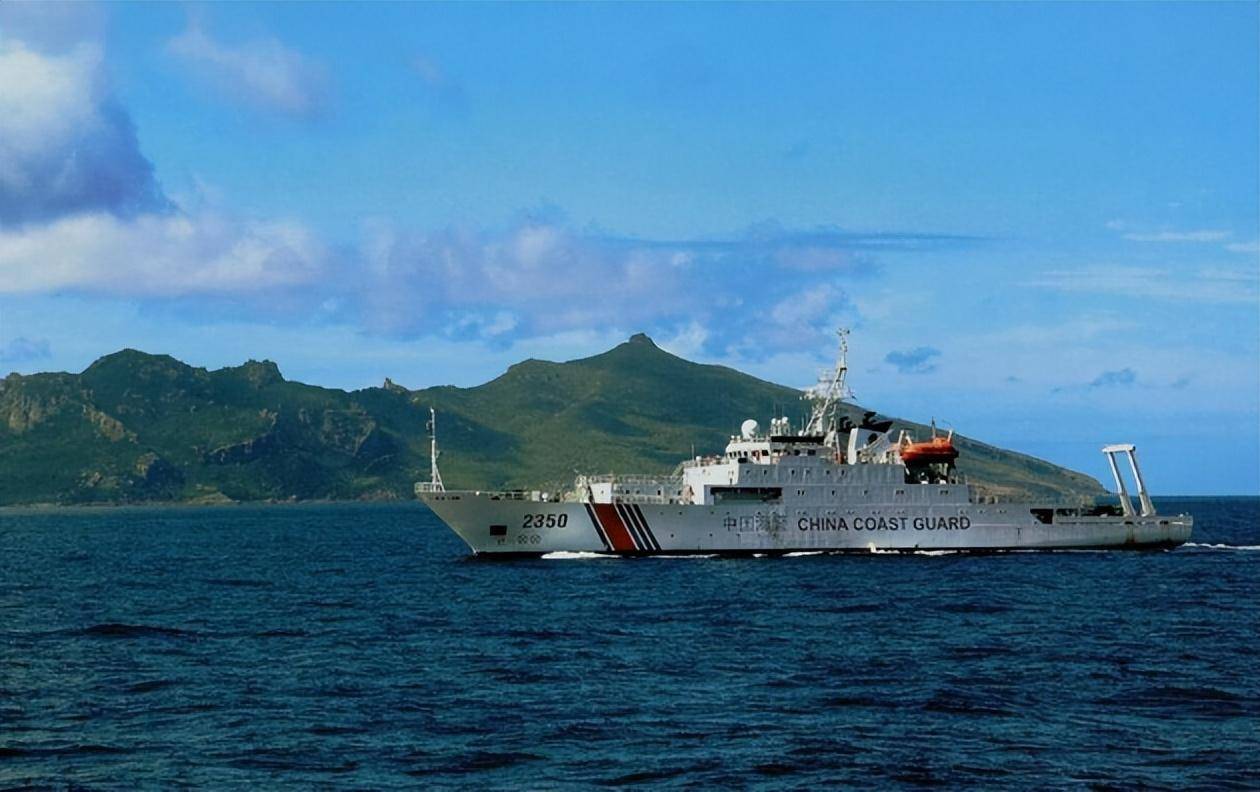 中国海警船巡逻钓鱼岛,直接进入1海里范围_日本_我国_岛屿