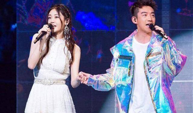 郑恺苗苗逛街再被拍,打扮严实衣着宽松挡不住凸起小腹_关系_回应_外界