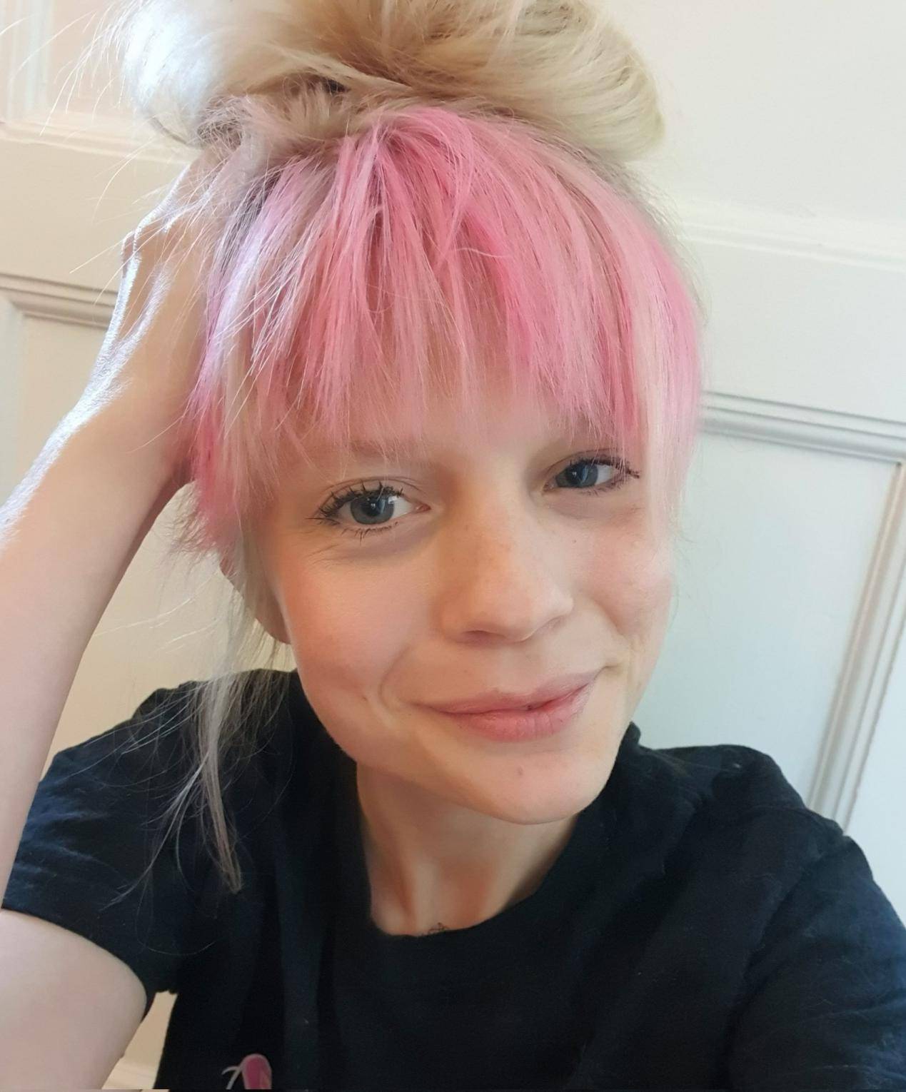 mc本周资讯:agens染了一头"非主流"粉色头发,庆祝1.20发布!