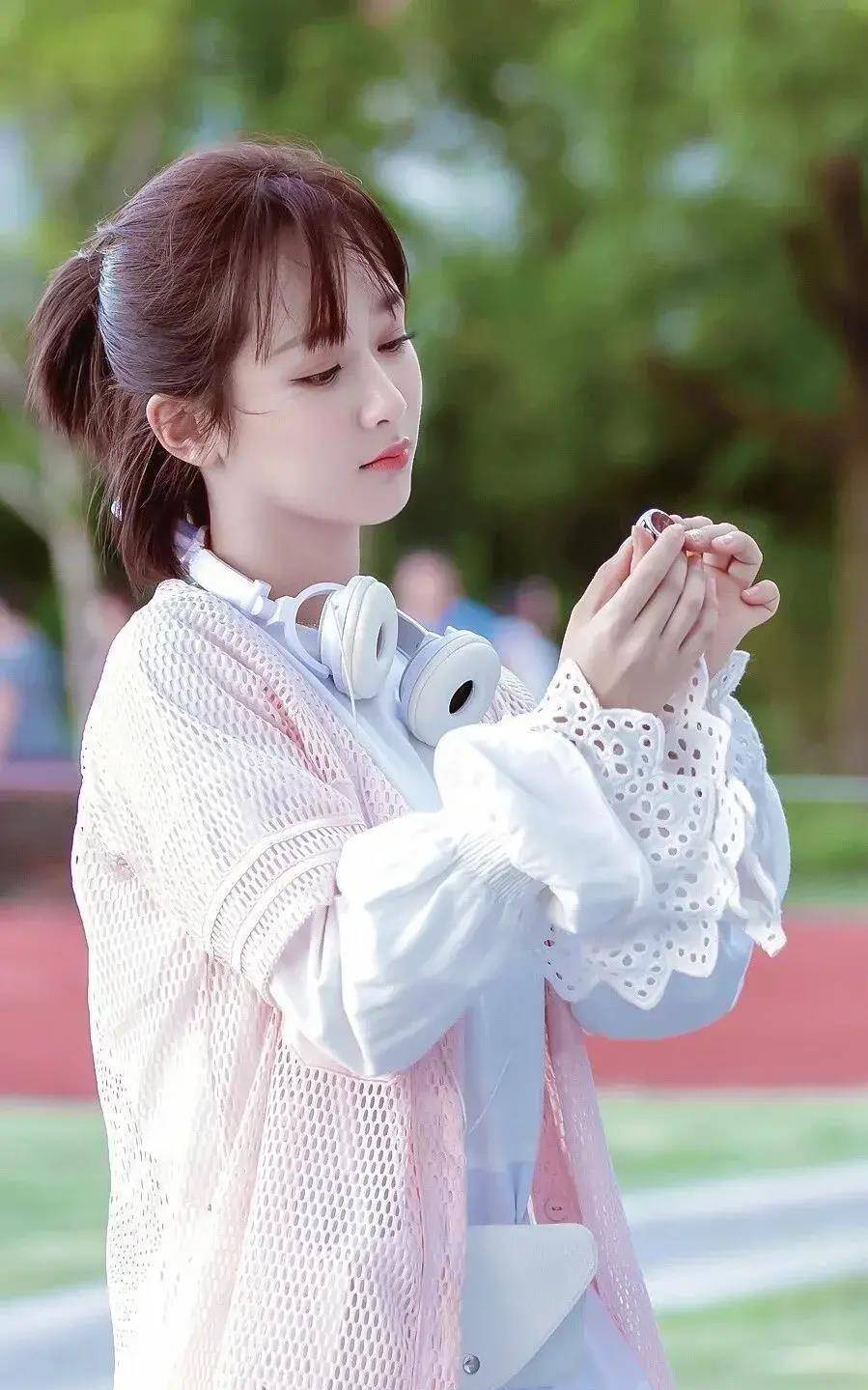 倪妮法令纹初现就神颜陨落,杨紫稍稍一do却颜值逆袭?_面相_表情_心生