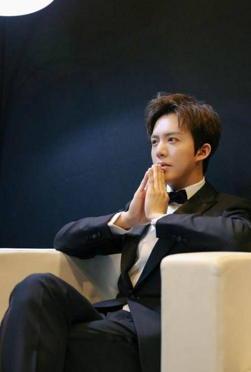 这4位明星的"虚伪"面具,终于掉了_吴亦凡_霍尊_李云迪