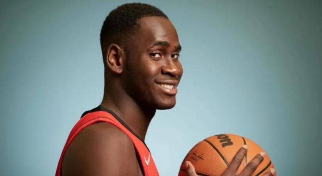 乌斯曼-加鲁巴:火箭锋线接班人?_防守_球员_问题