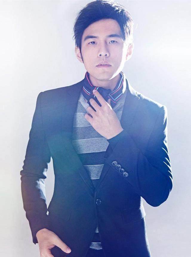 武大靖表白江疏影,徐嘉余求唐嫣翻牌_谢娜_张继科_明星