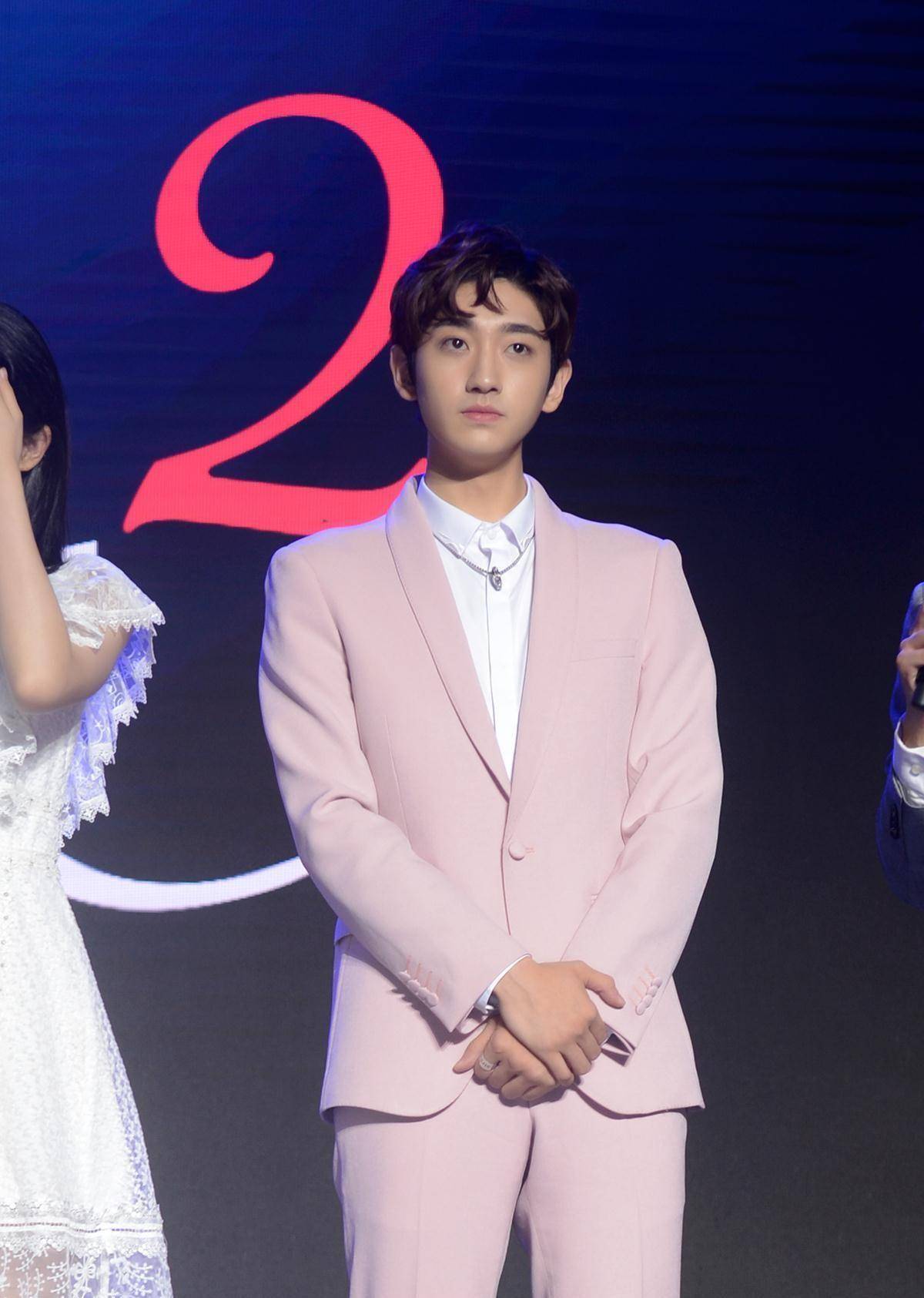 凌异洲的扮演者徐开骋虽然在剧组拍戏无法来到现场,但他录制了vcr,短