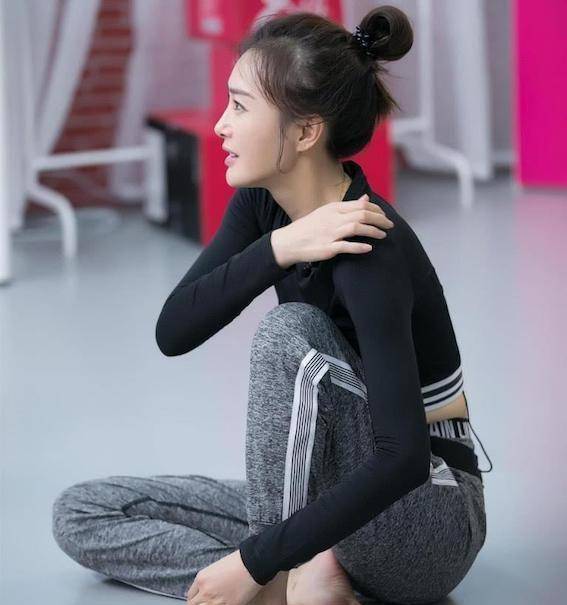 盘点娱乐圈最瘦的女明星,不是佟丽娅也不是秦岚,她才80斤_体重_李湘