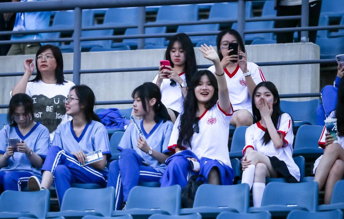 打出了气势,一度被质疑是水货的中非国脚曼佐基连续奉献精彩头球破门