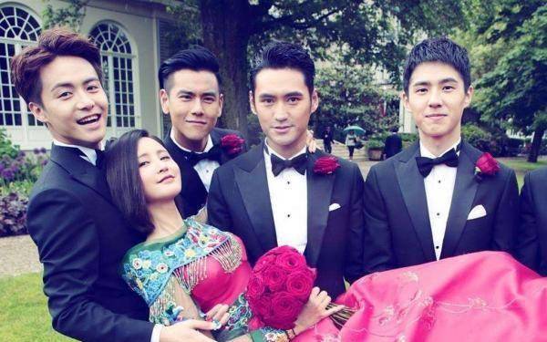 对比起已经结婚并且有点跑偏的袁弘,彭于晏肯定对于姑娘的吸引力肯定