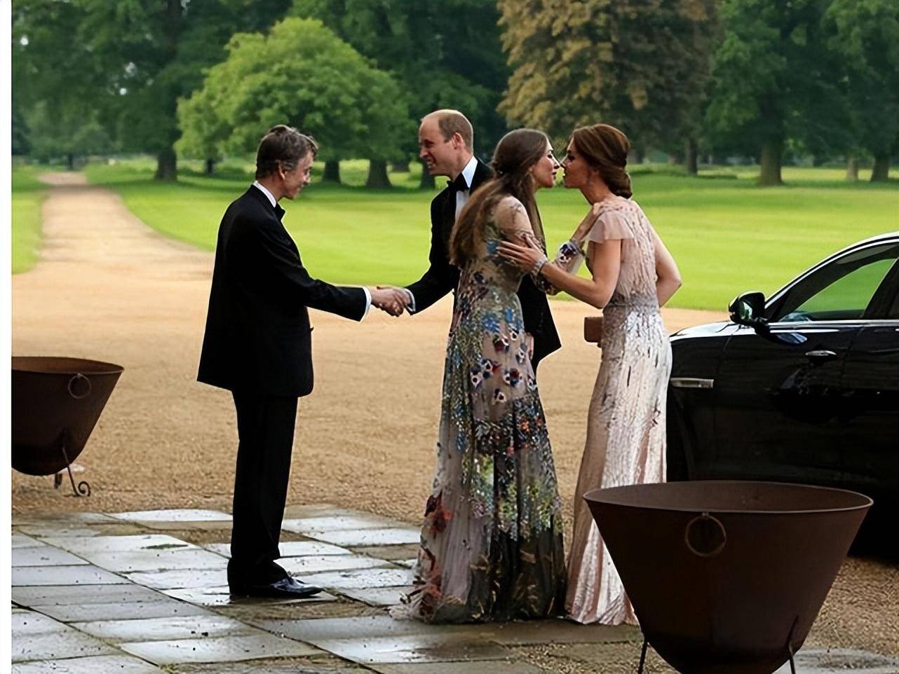 绯闻邻居:凯特米德尔顿和罗斯·汉伯里的记忆碎片_丘姆利_威廉_家庭