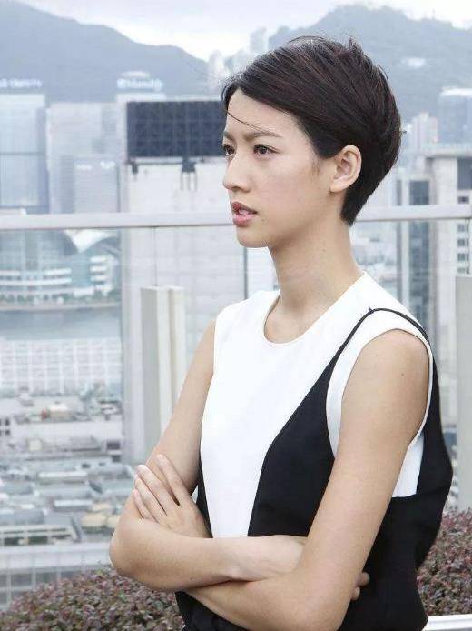 视后蔡思贝因15次绯闻被称狐狸精,公开揭真相,一夜被开价2百万_获得了