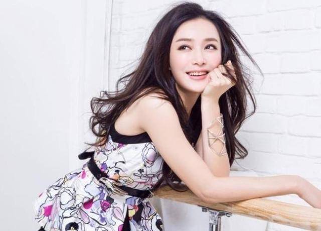 秦岚与陆川车库定情,三大杀招令杨澜无计可施,黄晓明才是最冤枉_感情