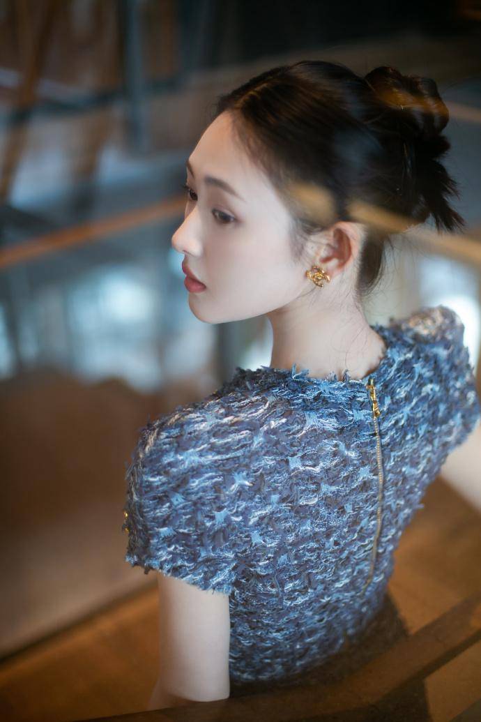 再次印证了美女撞脸的神奇问题_刘玮婷_大气_职场