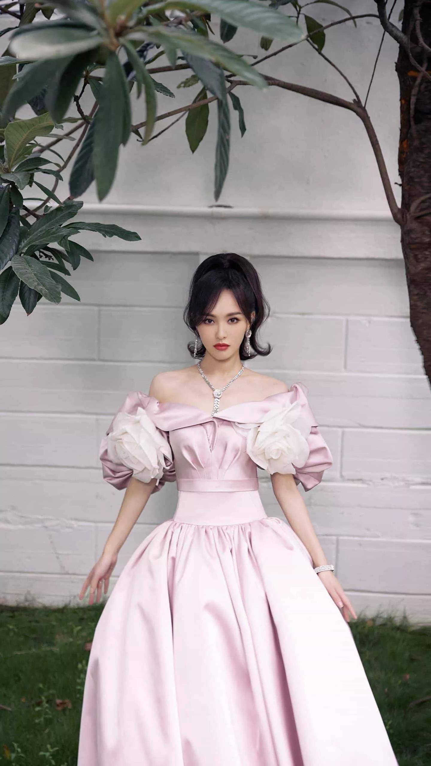 女星美图壁纸～第22期_贾静雯_吴京_人们