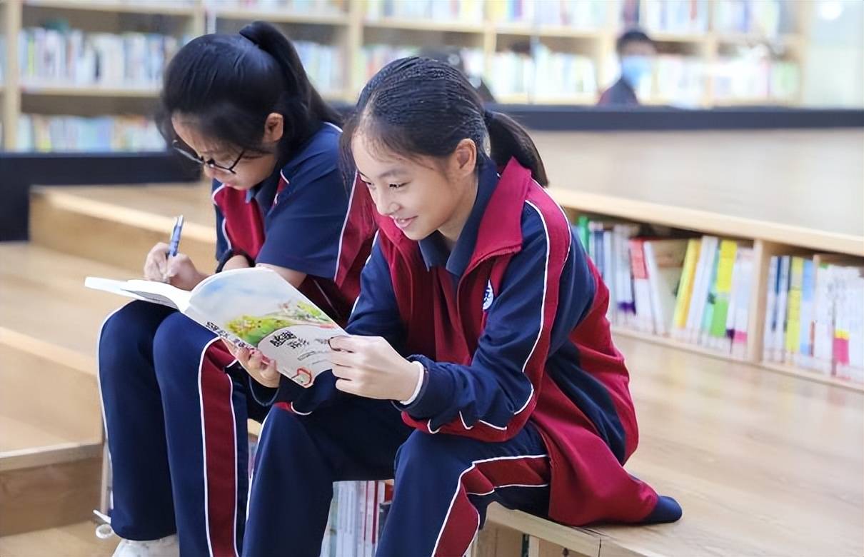 原创            小学盛行“奶屁文学”，家长看后直皱眉，尴尬到脚趾抠出三室一厅-给小学生看的音乐类视频