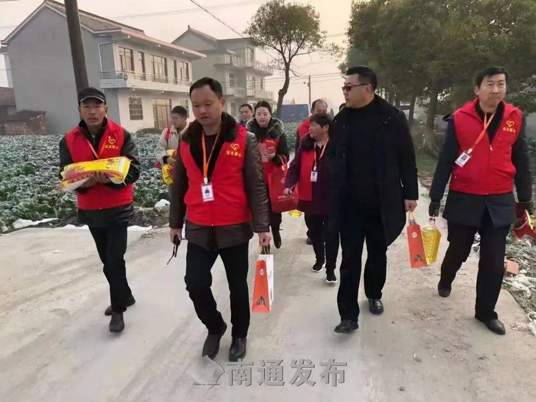 各家各戶,也是愛心公益團隊重點關注的群體:免費水電維修,代充燃氣