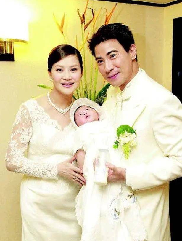 "琼女郎"俞小凡:被骗800万,因祸得福,让潇洒老公浪子回头_琼瑶_翁家明