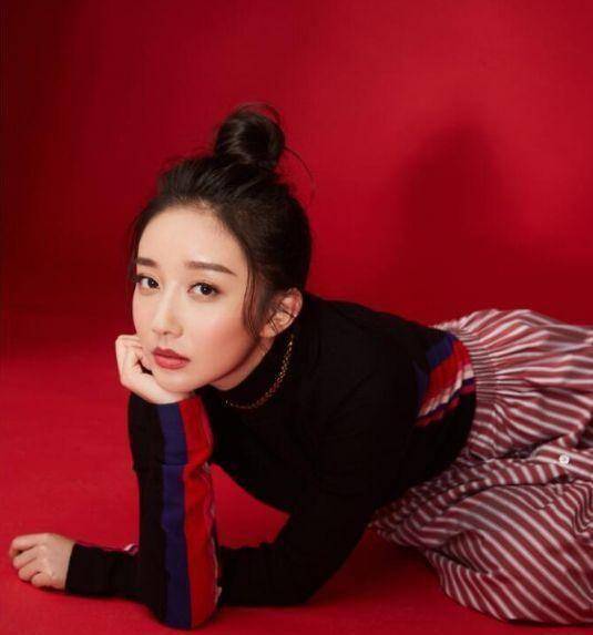 她本是《非诚勿扰》观众,因太美被星探发掘,如今成为当红小花_陈梦尧