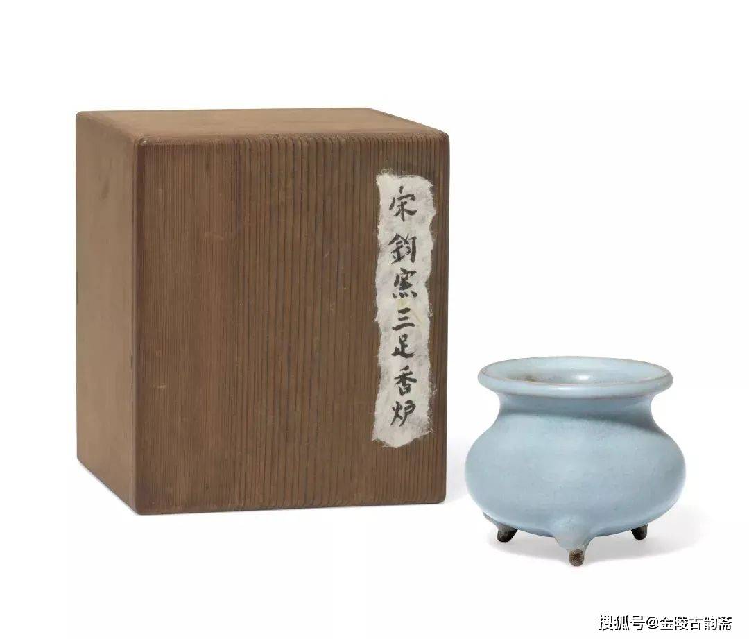 从宋到清各个窑口的三足香炉精品鉴赏_龙泉窑_馆藏_成交价 从宋到清各个窑口的三足香炉精品鉴赏_龙泉窑_馆藏_成交价