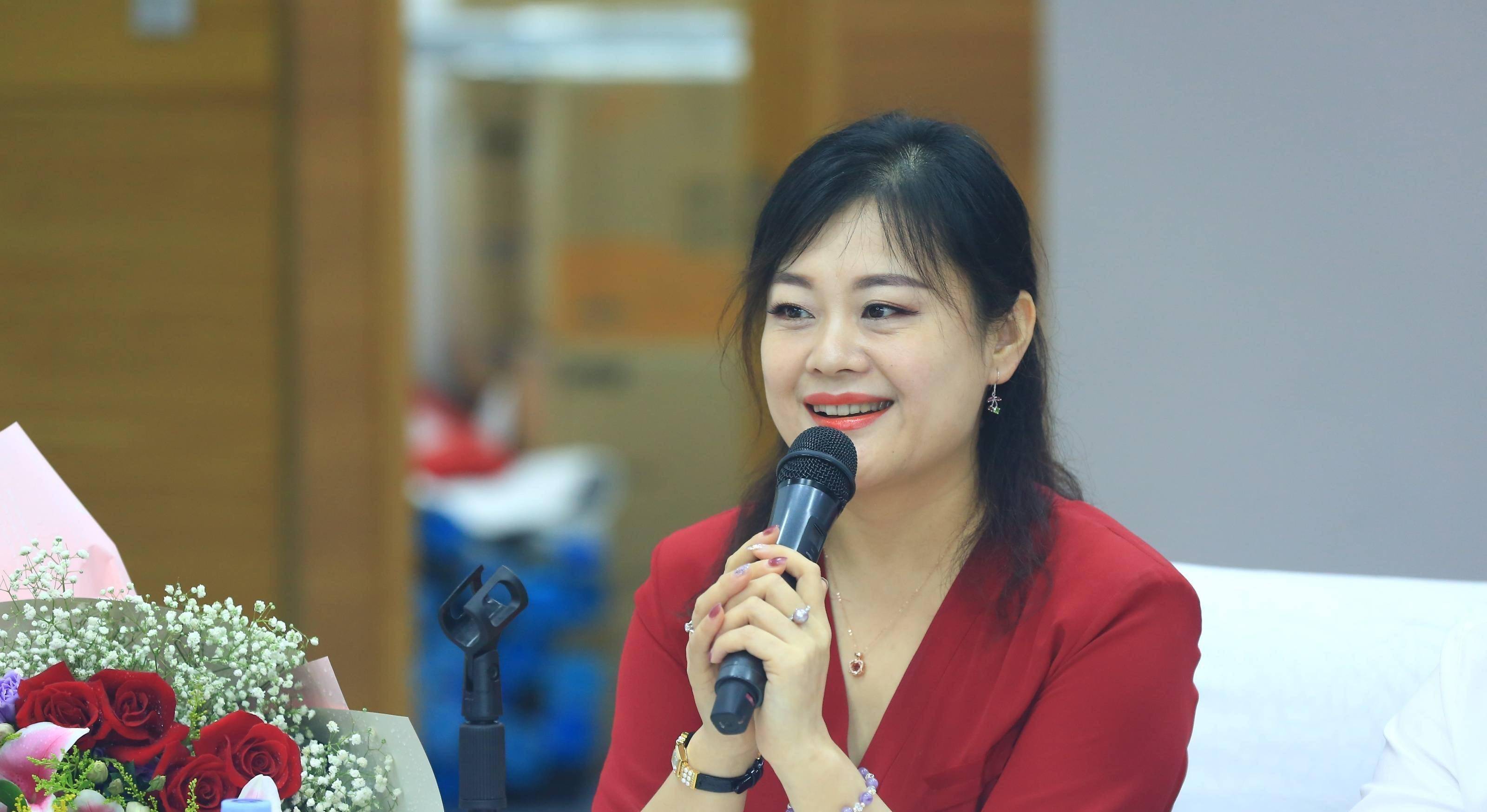 天生歌者许海霞 《大中华》唱给世界听_专业_教科书_民歌