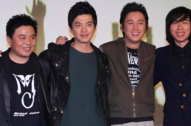 同是水木年华的成员,李健单飞后走红,他清华毕业转行卖农产品_缪杰