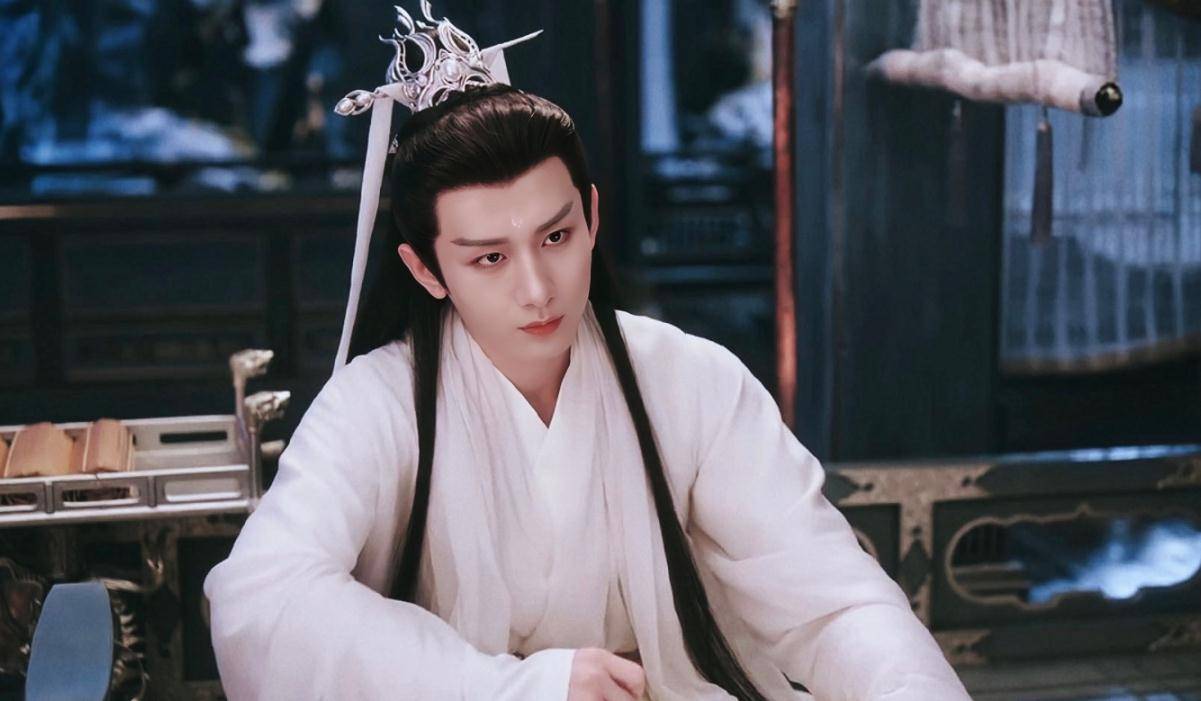 演好一个禹司凤不够,成毅又拿出三角色,个个都是"绝色"_一生_萧承煦