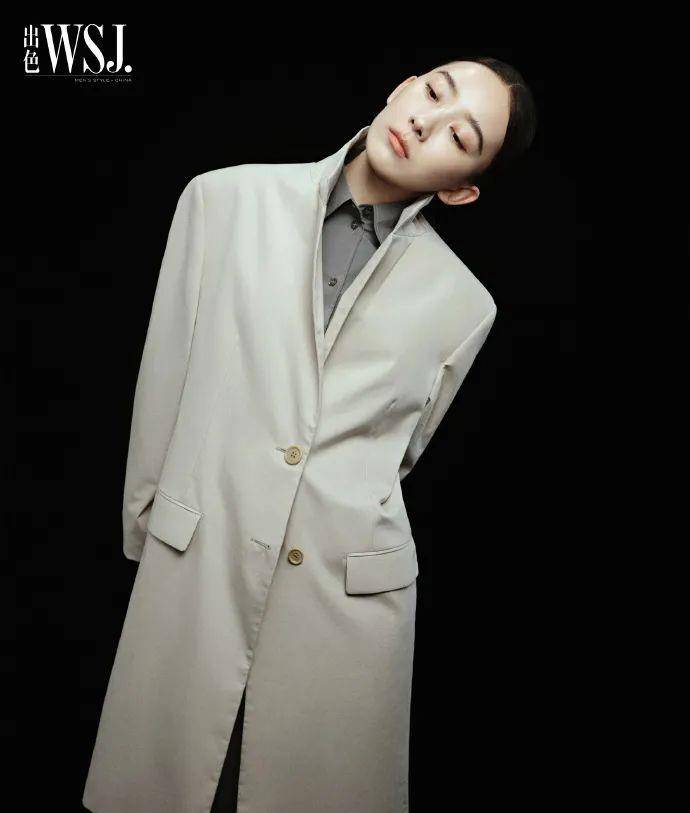 朱雁蔓子是个气质女子,皮肤白皙如果他戴上标签,这将是备受追捧的