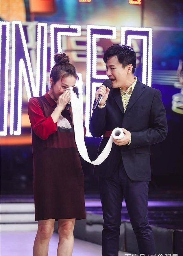杨颖杨幂遇爱豆难掩娇羞,他成长为星爷接班人!_top_偶像_谢霆锋