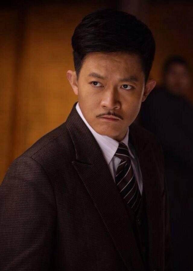 说起抗日神剧专业户,如果你只能想起于震,那就太对不起下面这位男演员