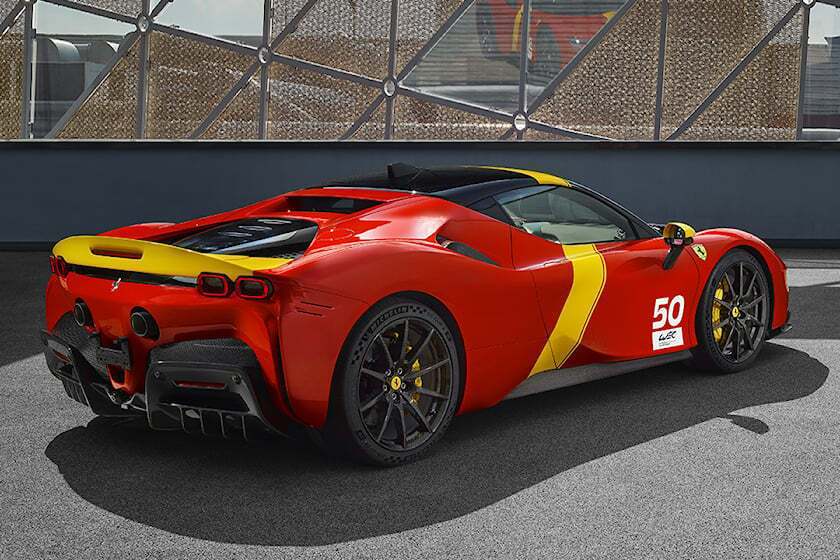 采用勒芒涂装的法拉利sf90向胜利的499p赛车致敬_搜狐汽车_搜狐网