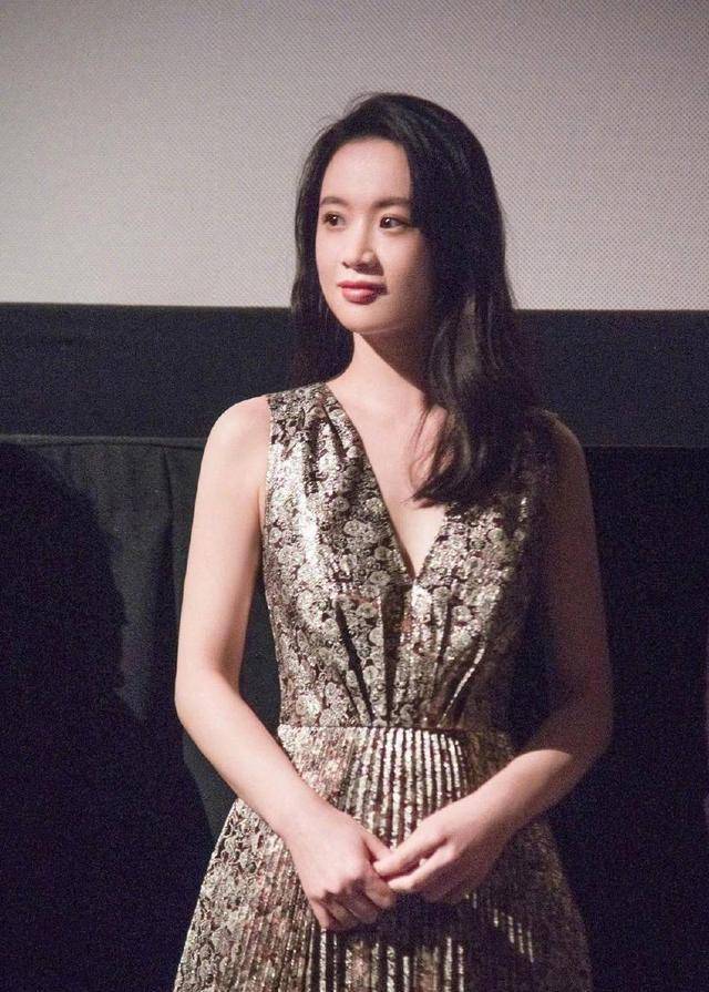 她是90后第一戛纳女神,差点成张嘉译女儿,年近30仍似少女!