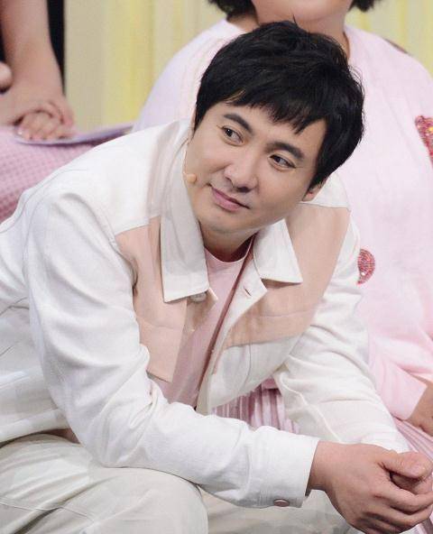 他因郝建一战成名,如今中年发福被议论,没想到年轻时候这么好看_沈腾