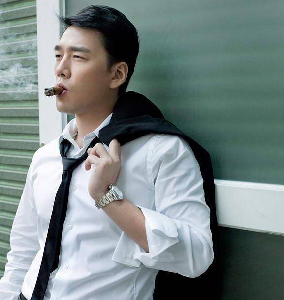 之后,《浮沉》,《小儿难养》,《小爸爸》,《产科医生》,王耀庆承包了