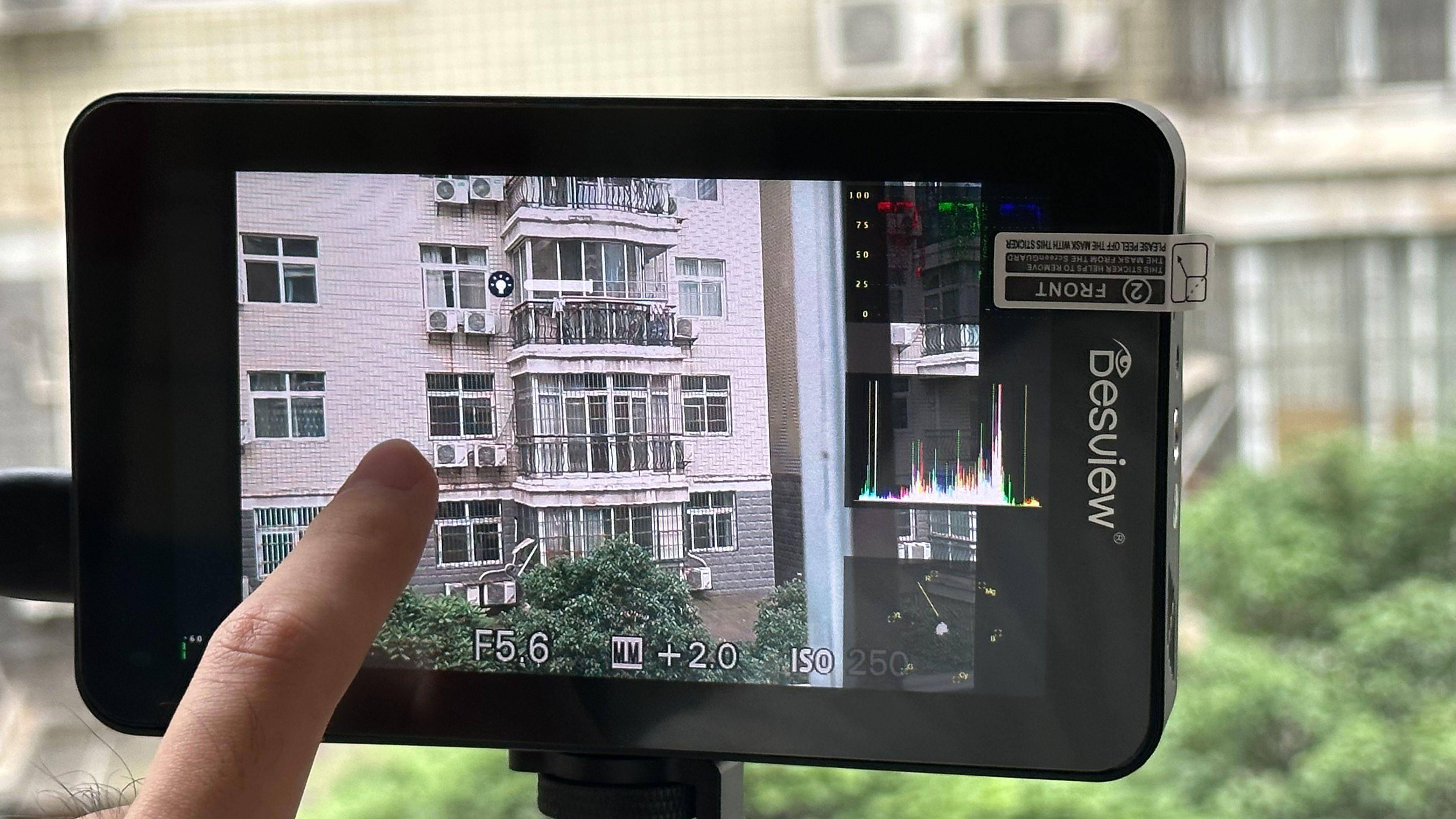 解决相机屏幕差的痛点-百视悦r6二代监视器体验_画面_亮度_视频