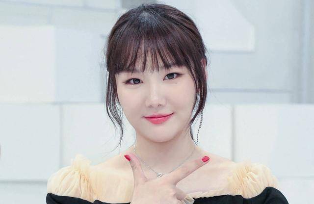 为什么同出蜜蜂少女队的孔雪儿和徐梦洁却不是队友?_类节目_剧场_夏研