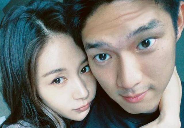 王子文晒与吴永恩甜蜜合照,互动状态尽显恩爱,在男友前撒娇好甜_儿子