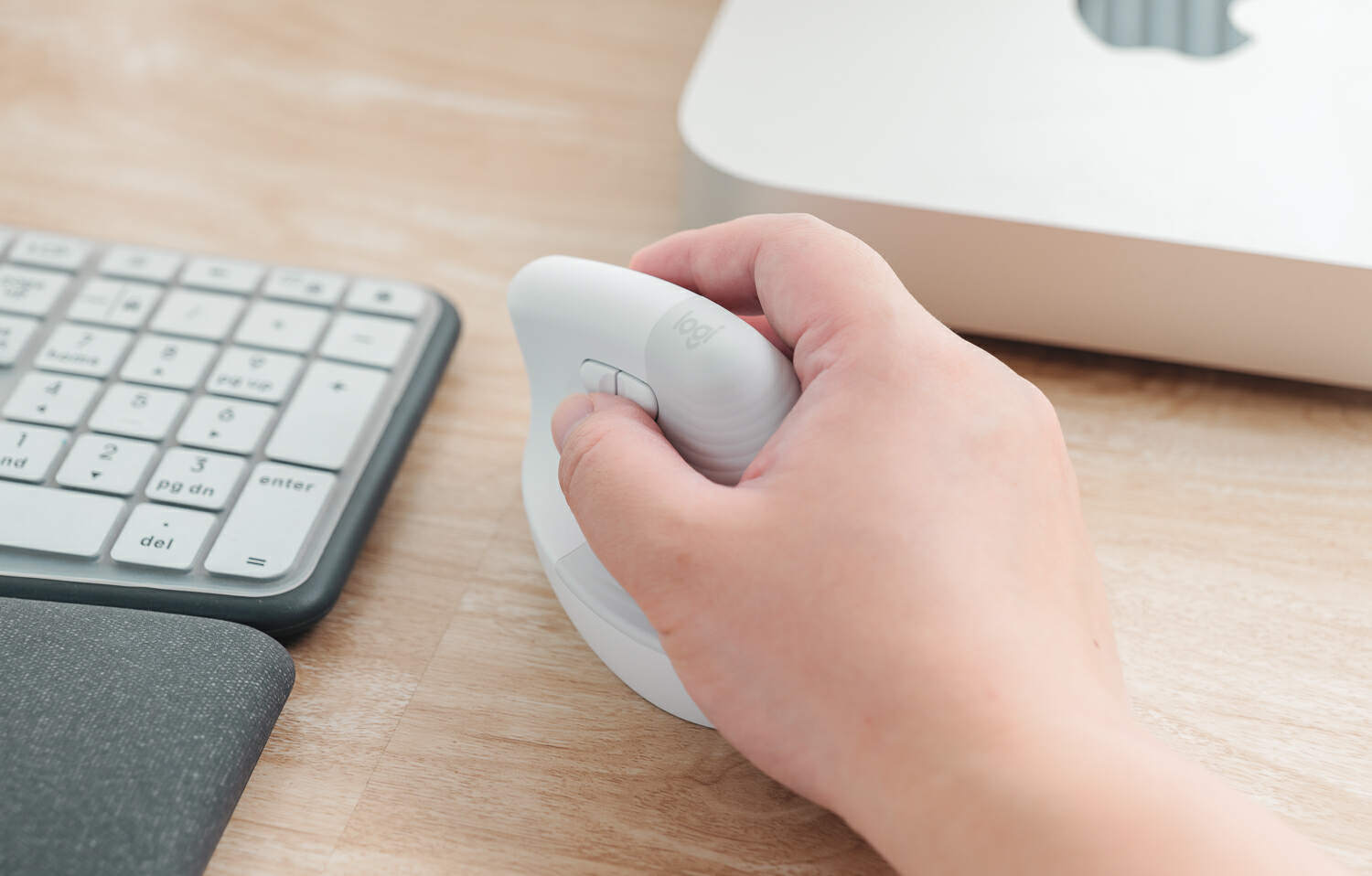 适合中小手的垂直无线办公鼠标:罗技lift_操作_设计_外设