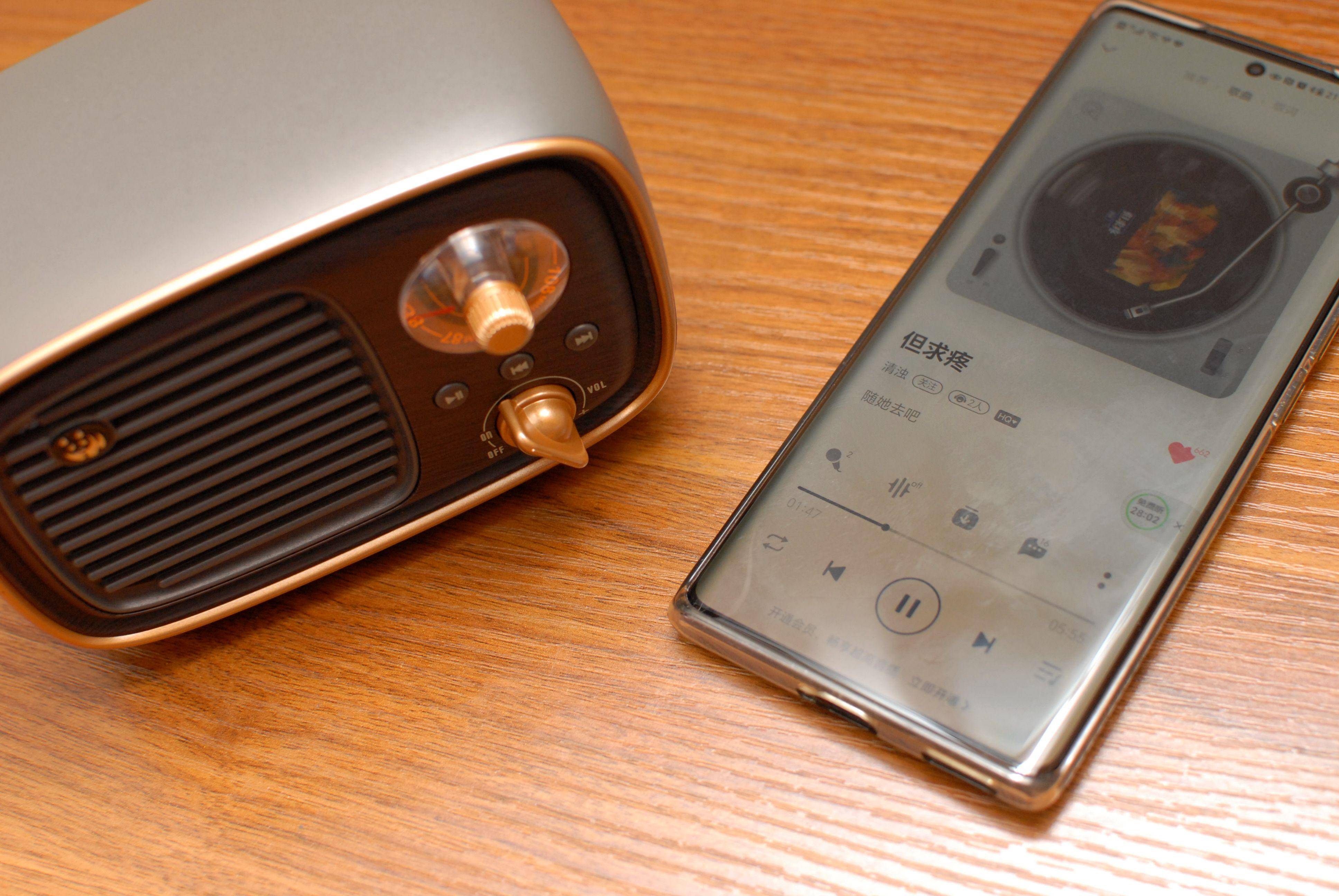 经典复刻成为潮人们的娱乐中心：熊猫1936 D36复古收音机蓝牙音箱