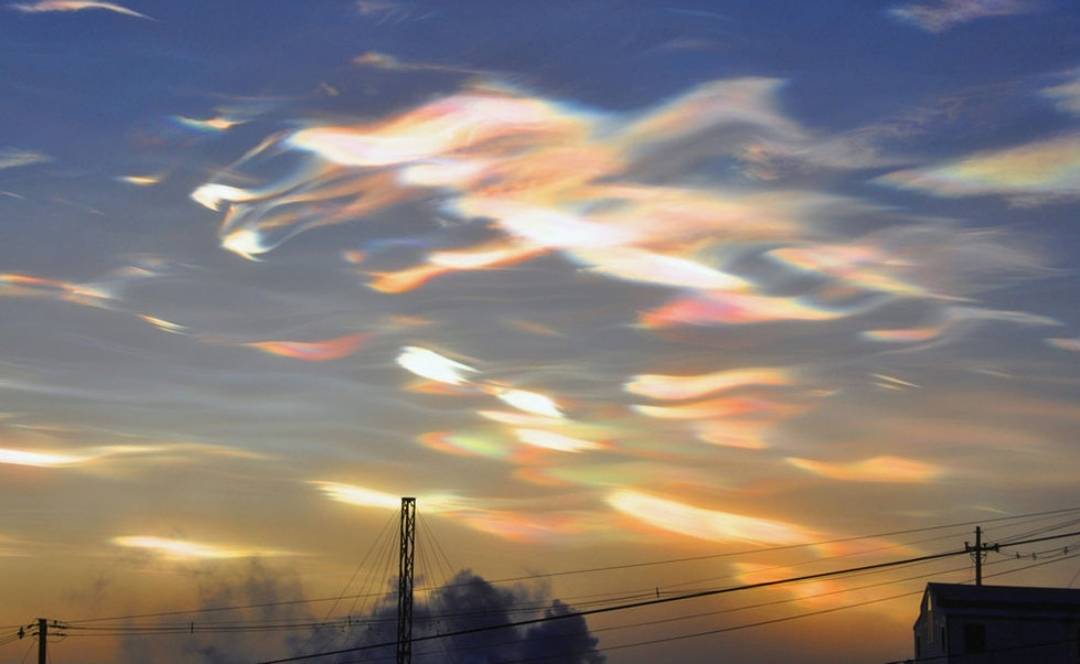 67极寒的绚丽:北极珠母云_冰晶_形态_颜色