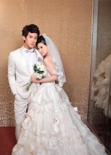 吴尊林丽莹幸福开心到没时间写微博!