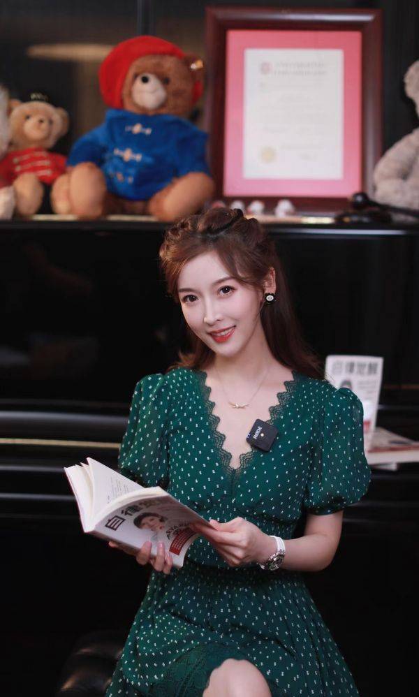 《风云对话》英语主持人朱梓橦《自律觉醒》:如何成为演讲高手_听众