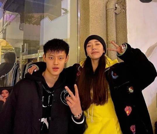 曾凡博新恋情被发现?真要被迫打nba_阿达娃_妹子_关系