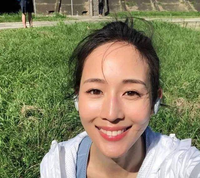 香奈儿红毯:王一博寸头穿女装,周迅俏皮,刘雯优雅_刘诗诗_气质_整体