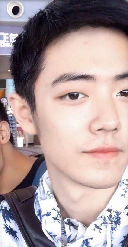 肖战出道前照片大公开, 3到24岁都有, 看看是你心中的战哥吗_小时候