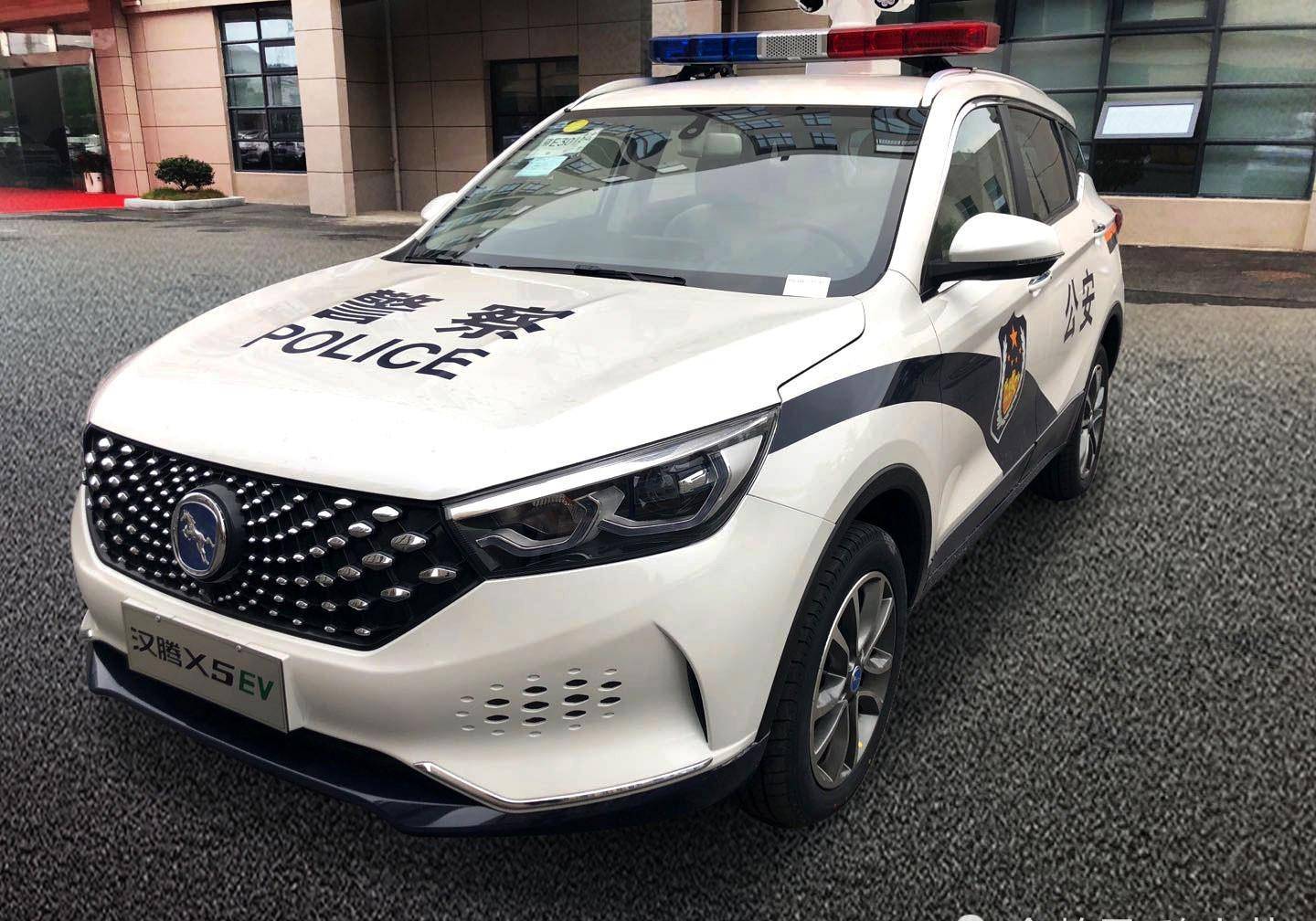 已经有大量的国产车成为特种用车,比如长城汽车,比如吉利以及比亚迪