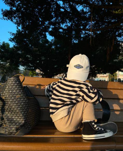 格格宝已经一岁多,他们小两口的婚姻稳定,格格宝是他们婚姻的粘合剂