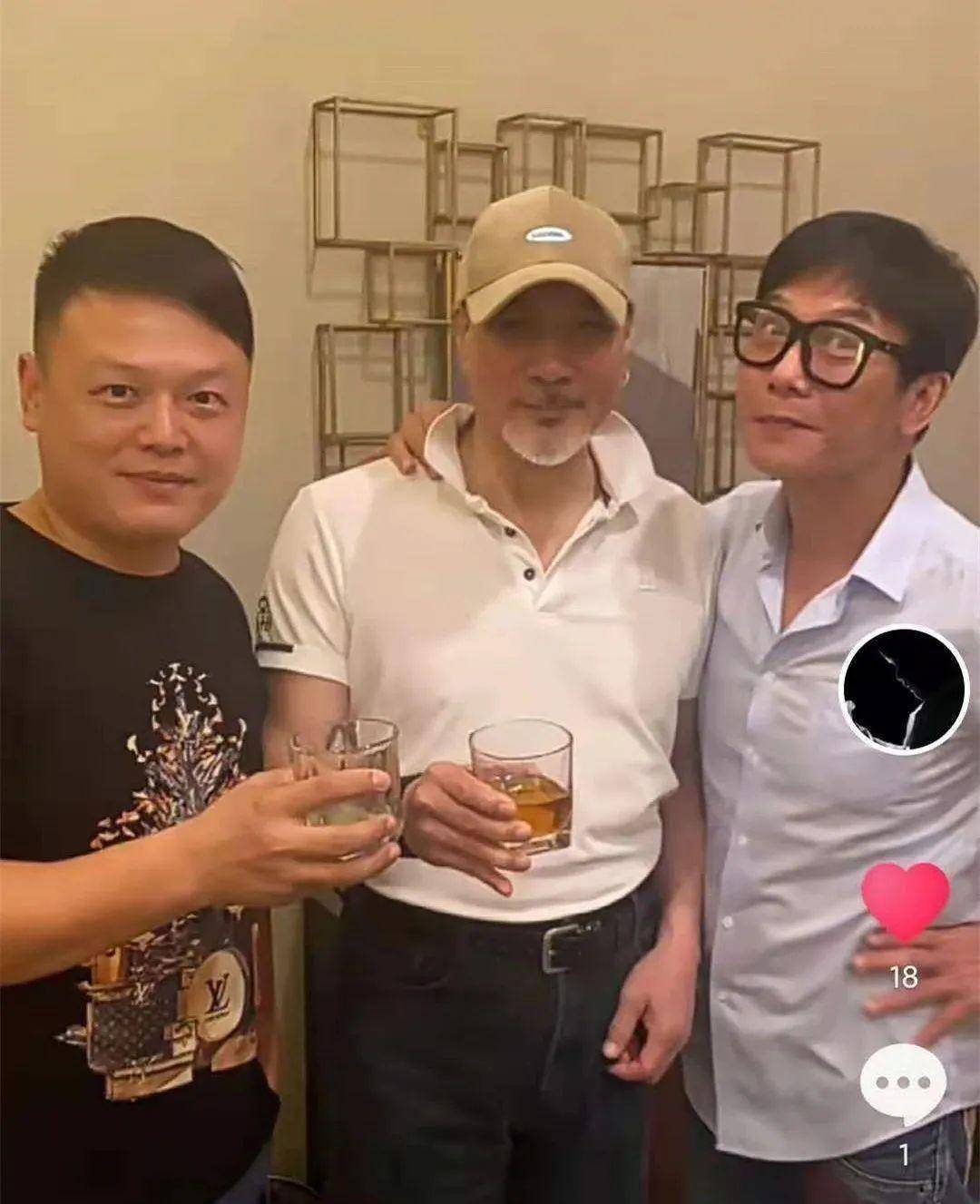 香港老牌男星身材,70岁徐少强一身肌肉,62岁李子雄身材修长_保养_健身