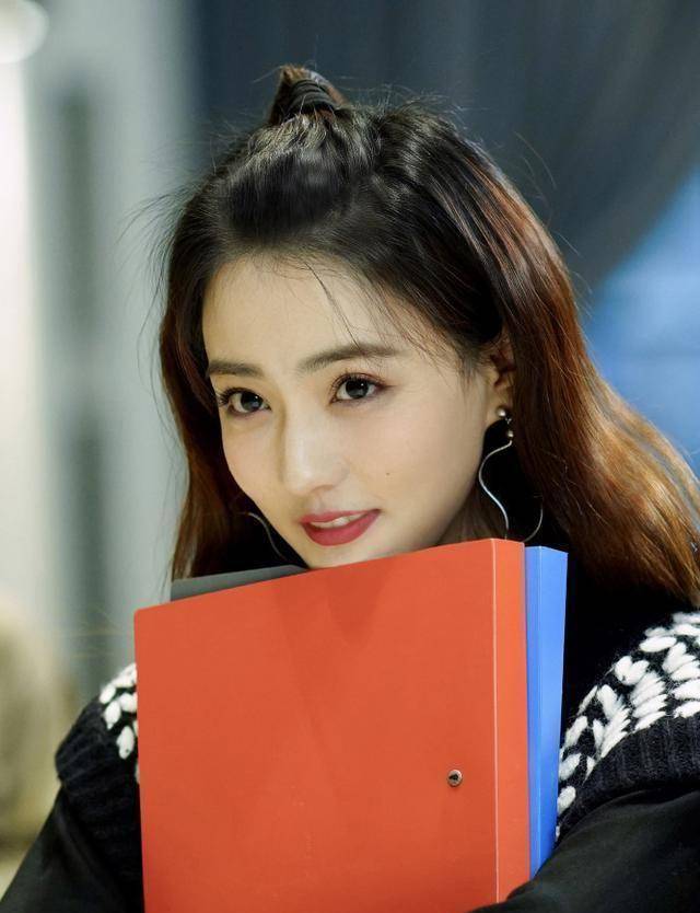 徐璐专访:对于爱情,一切顺其自然_莫菲_剧中_张翰